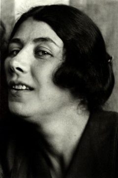Портрет: Попова, Любовь Сергеевна