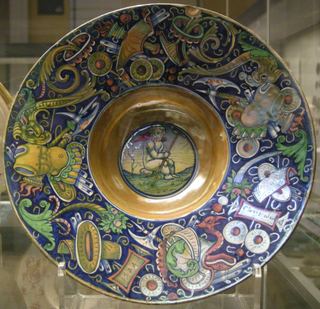 Маэстро Джорджио да Губбио, таз с путто из вертушки, 1524 г.